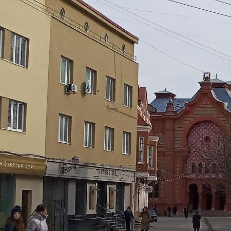 Затишна Двокімнатна Квартира В Самому Серці Ужгорода Экстерьер фото